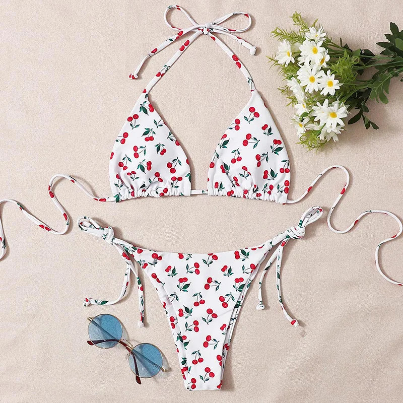 Il bikini da donna Frech chic con stampa ciliegia imposta tre pezzi con gonna a rete costume da bagno costumi da bagno costume da bagno abiti da spiaggia biquini