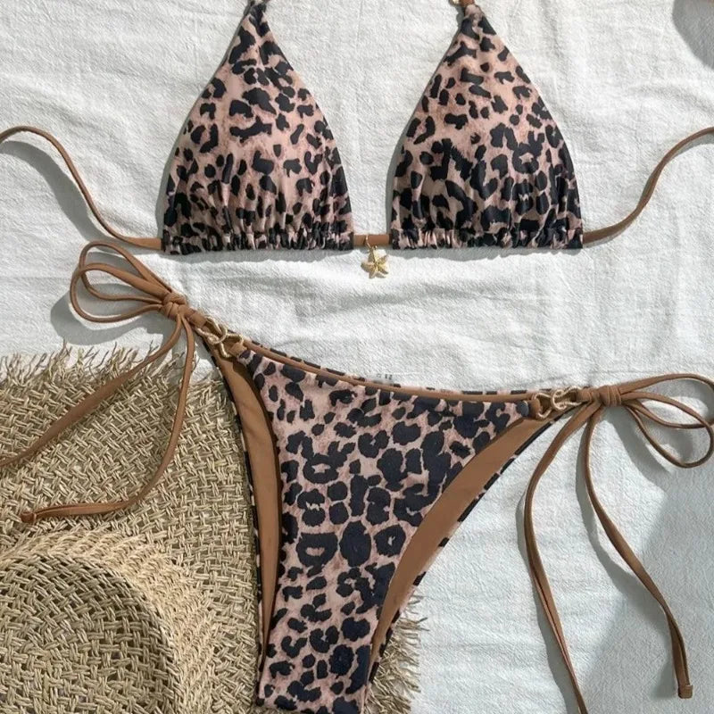 Neuer Leopard-Neckholder-Bikini-Set im europäischen und amerikanischen Stil für Damen, sexy Badeanzug – Kollektion 2025