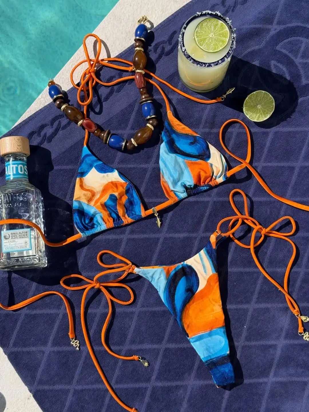 Maillots de bain tendance 2025 – Bikini à motif floral éclatant avec détails à franges Parfait pour la plage, les fêtes au bord de la piscine et les escapades estivales