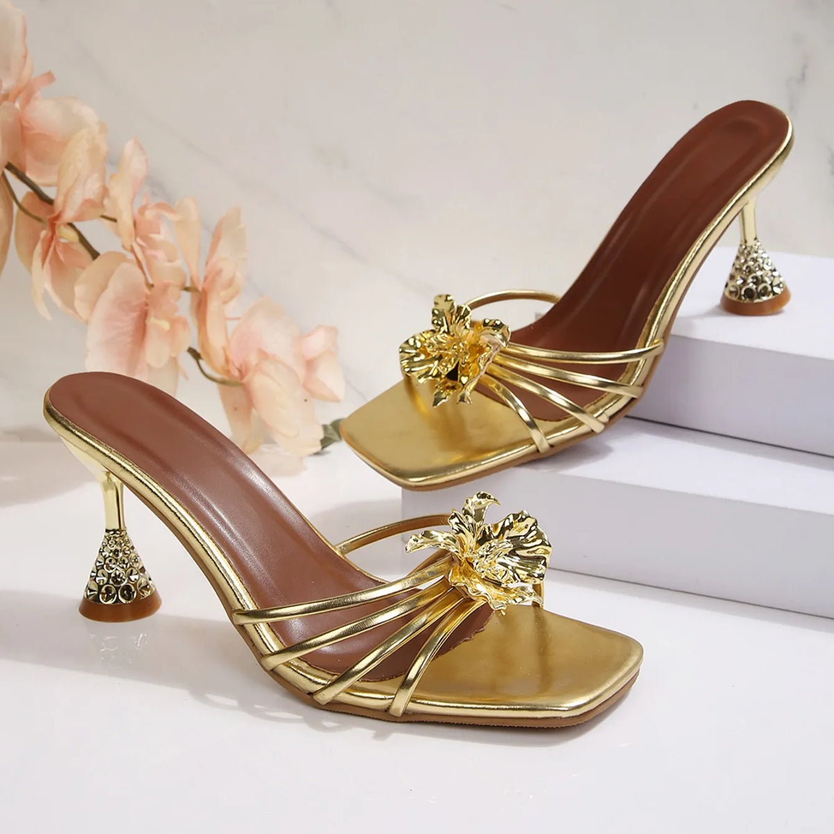 Nouvelles Sandales d'Été à Talons Hauts pour Femmes, Sandales à la Mode avec Fleur en Métal, Talons Aiguilles Sexy, Chaussures à Bout Ouvert pour Femmes, Zapatos De Mujer