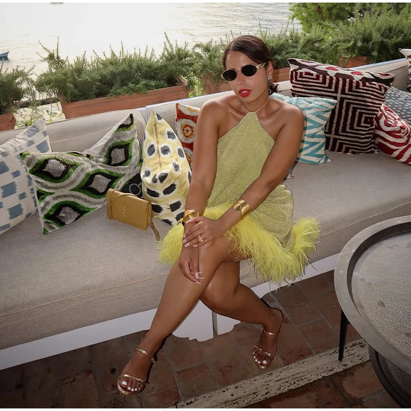Abito Corto Sexy con Piume e Glitter, Vestito Estivo da Donna Senza Maniche con Schiena Scoperta, Giallo, per Feste e Spiaggia, Modello A-line 2026