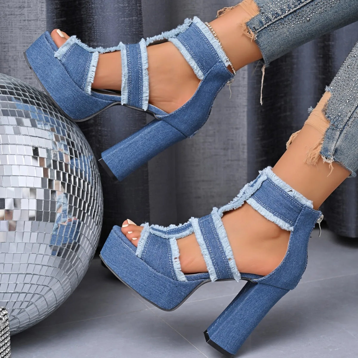 Sandales d'été pour femme Nouvelle plateforme en denim bleu Sangle de cheville Chaussures à talons hauts pour femme Sandales sexy à bout ouvert mode d'extérieur