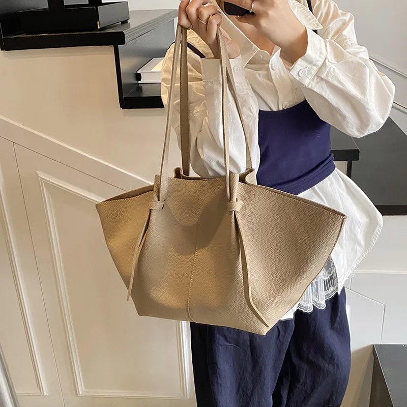 Estate nuova borsa tote di grande capacità moda alla moda modello litchi tinta unita trama semplice borsa monospalla sotto le ascelle