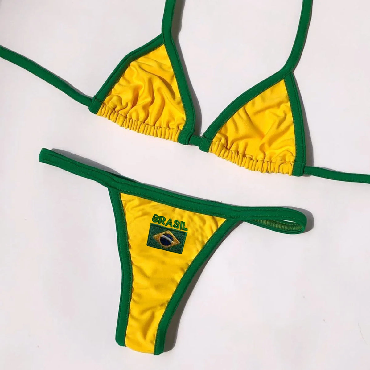 2026 Européen et Américain Été Rue Mode Plage Sexy style vintage Grunge Mode Sans dos Femme Sexy Ensemble de bikini triangle