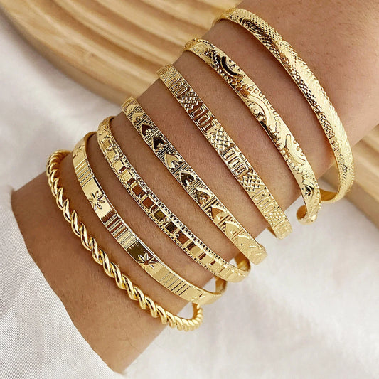 7 pezzi/set braccialetti color oro punk per donna streetwear stampe a cuore gotico design in metallo braccialetto aperto regali di gioielli di moda