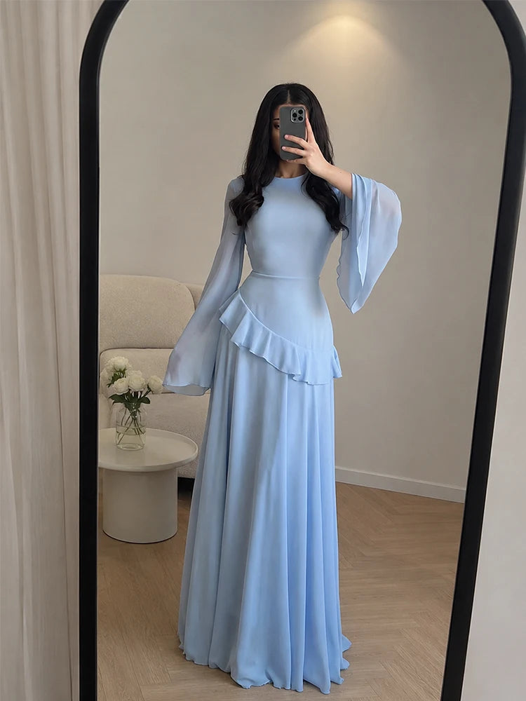 Elegante Abito Lungo in Chiffon Blu con Volant, Vestito Aderente con Collo Tondo e Maniche a Campana, Nuova Collezione 2026 per Matrimoni e Feste