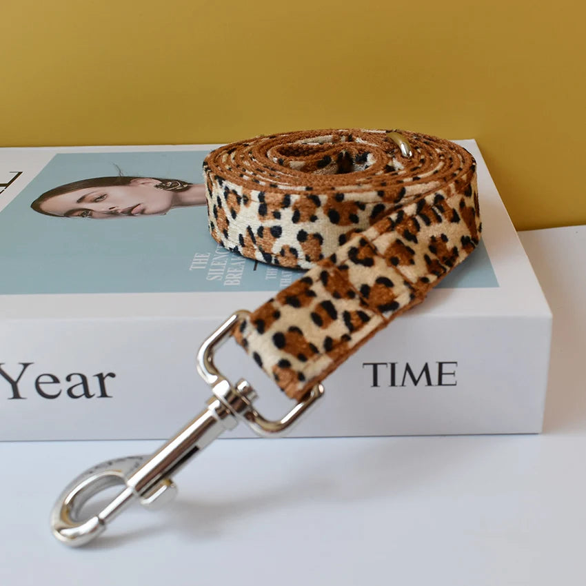 Collare per cani con stampa leopardata e fiocco per cani di taglia piccola, media e grande, collari personalizzati con targhetta incisa, accessori per animali domestici, collana per animali 01