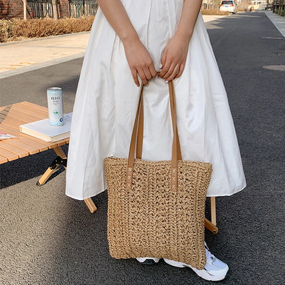 Borsa da spiaggia quadrata in paglia cava Borsa a tracolla intrecciata fatta a mano Borsa da viaggio per lo shopping in rafia in rattan Borsa casual per le vacanze estive bohémien