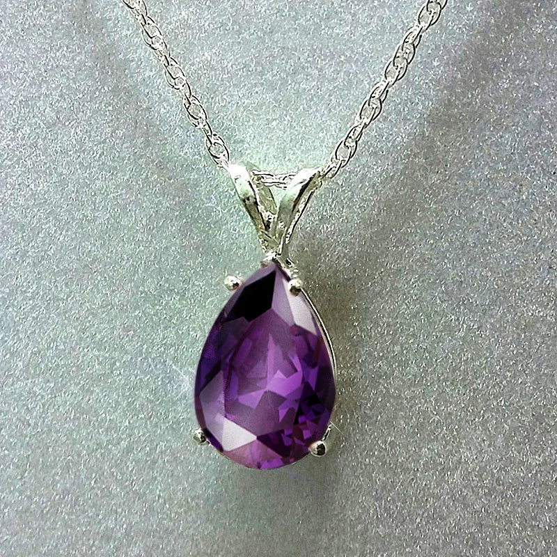 Huitan Goccia d'acqua Cubic Zirconia Collana da donna in cristallo Accessori femminili semplici ed eleganti Regalo Gioielli da sposa 2021 Alla moda