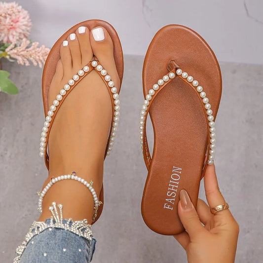2025 New Fashionable and Versatile Pearl Clip Toe Women's Flat Slippers, Daily Low Heel One Line Casual Beach Sandals