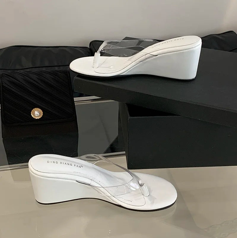 Chaussons transparents en PVC pour femmes 2025, sandales d'été à bout ouvert, talons compensés, chaussures à enfiler, tongs pour dames