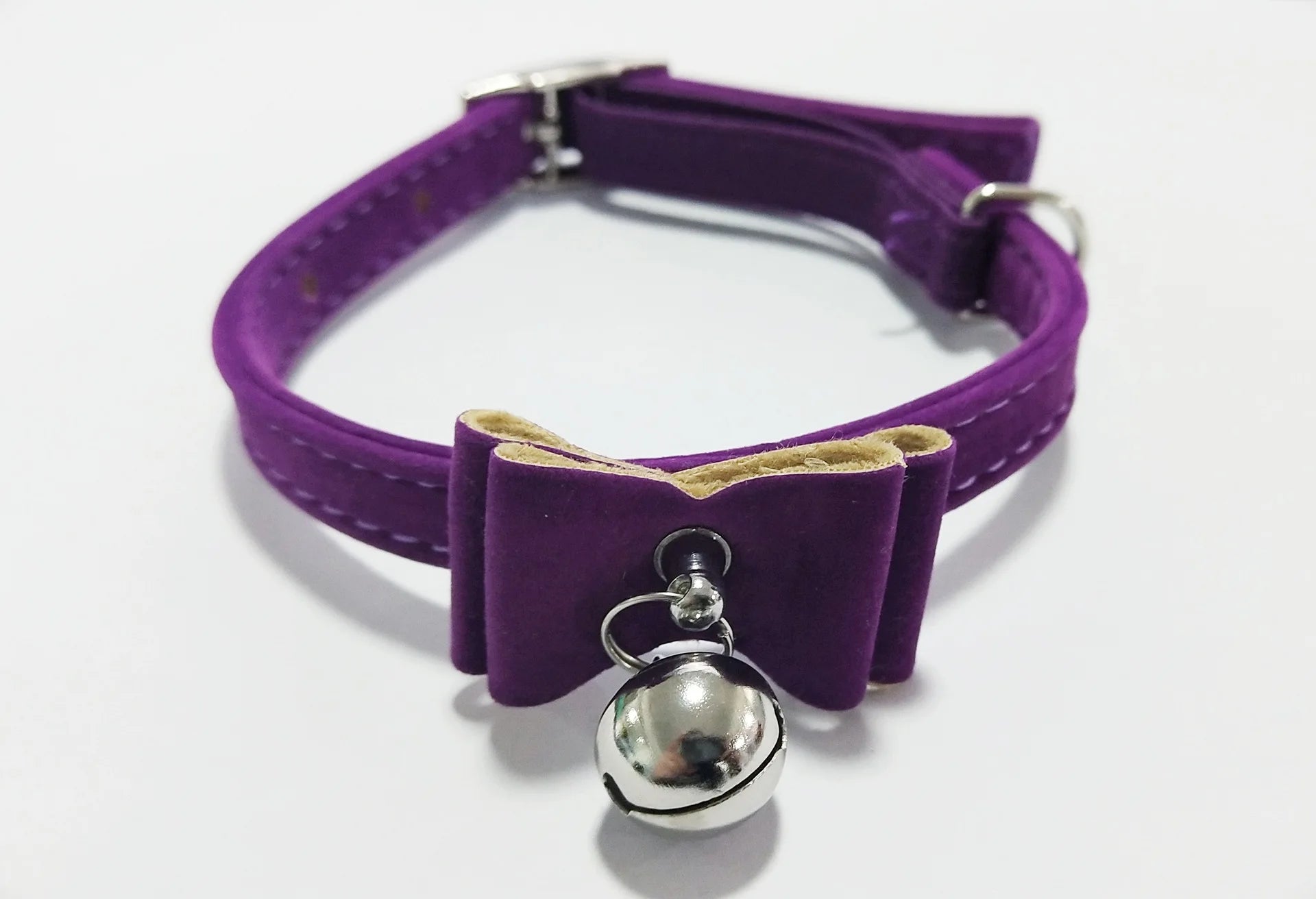 Collare elastico di sicurezza per gatti Papillon con campana Collare per cani di piccola taglia Velluto morbido e sicuro 6 colori Collana con papillon per gattini Forniture per animali domestici