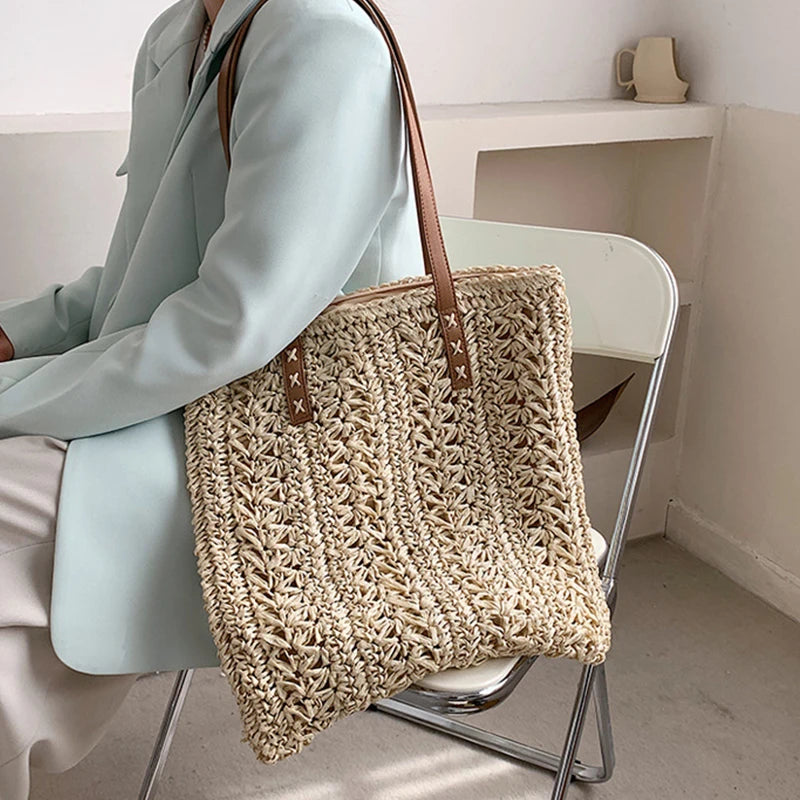 Borsa da spiaggia quadrata in paglia cava Borsa a tracolla intrecciata fatta a mano Borsa da viaggio per lo shopping in rafia in rattan Borsa casual per le vacanze estive bohémien