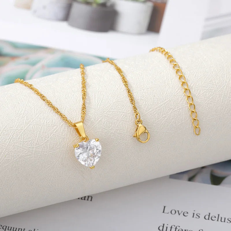 Collane a cuore per donna Collana girocollo in acciaio inossidabile placcato oro con zirconi a forma di cuore Collana girocollo Gioielli Boho da sposa Regalo Femme
