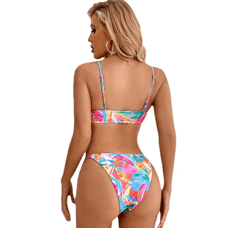 2025 New Arrival Women's Fashion Printing Bathing Suit Two-Piece Beachwear Bikini Set with Thongs Bottom Swimwear