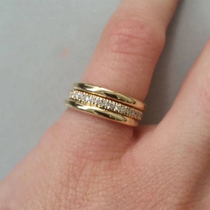 Huitan 2020 NUOVO Anello di Nozze di Modo Per Le Donne Micro Pavimentato Cubiz Zircone Anelli di Barretta Femminile di Fidanzamento Accessori Dei Monili