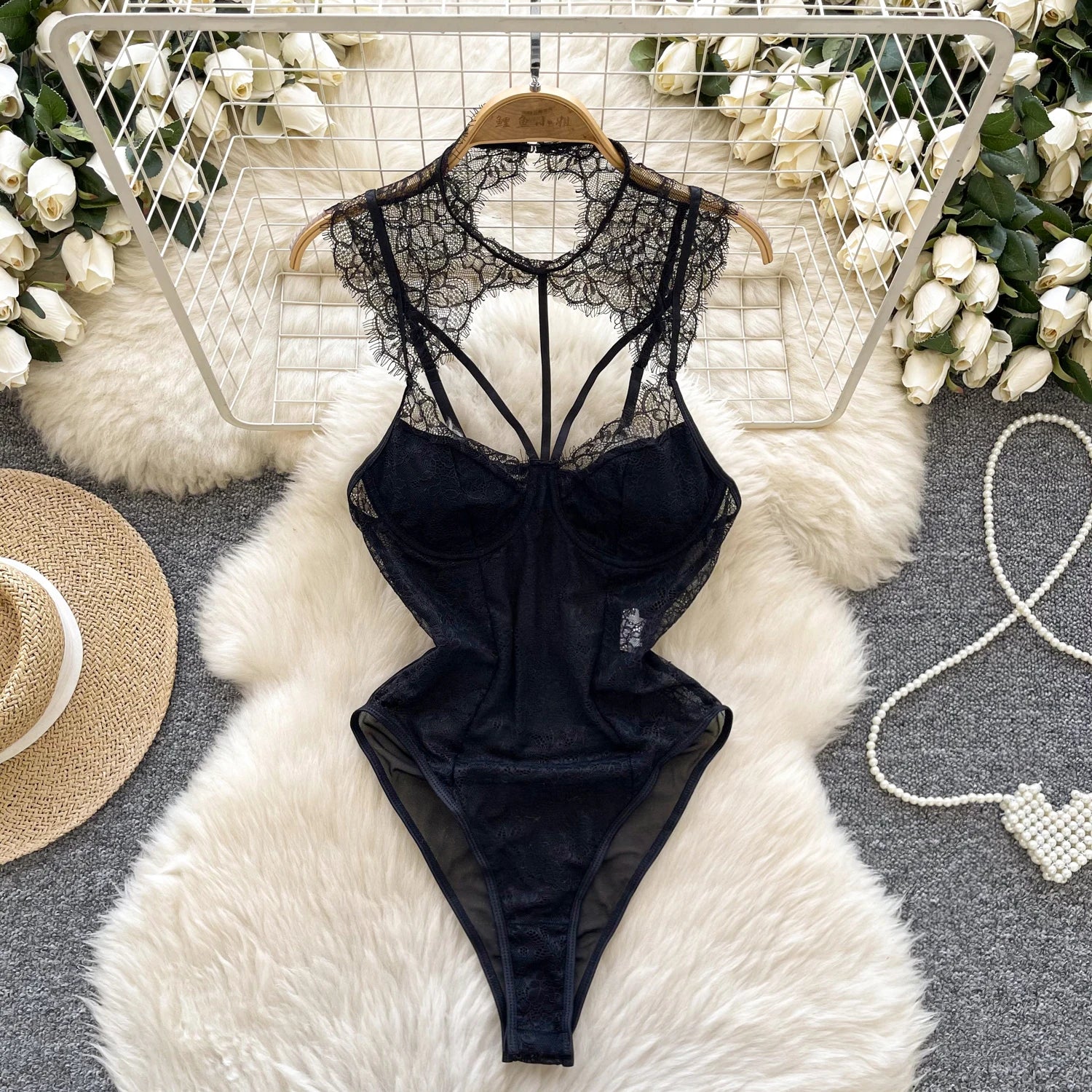 Sommer Y2K V-Ausschnitt Jumpsuit für Damen Ärmellos Hohe Taille Aushöhlen Mesh Bodysuit Großhandel