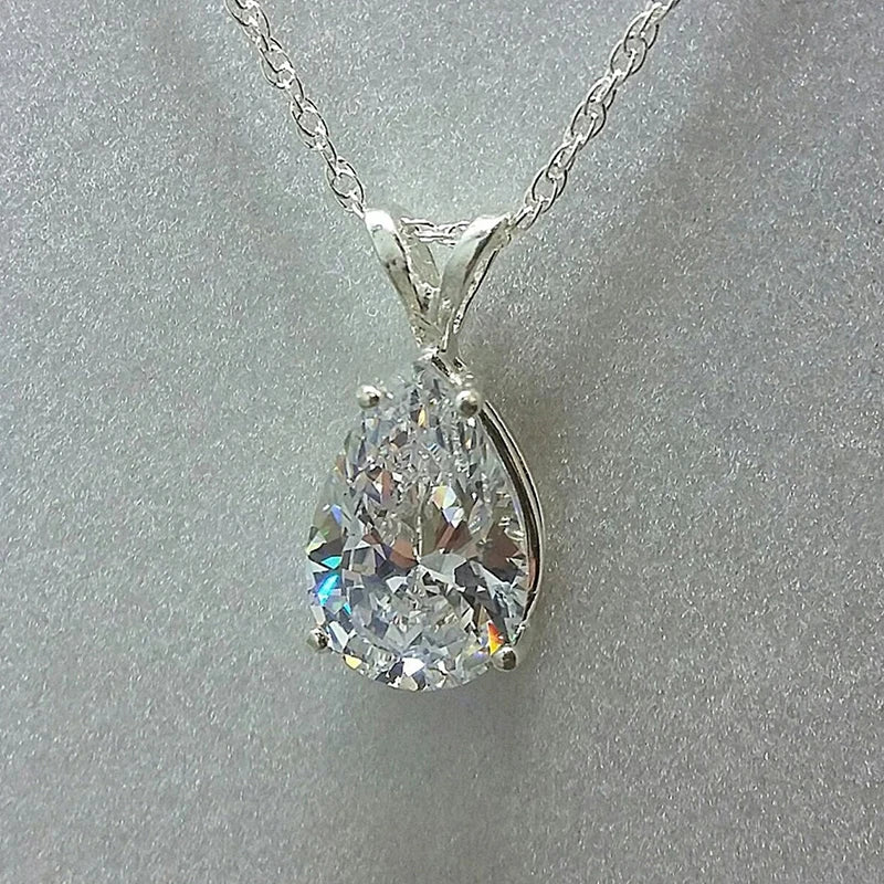 Huitan Goccia d'acqua Cubic Zirconia Collana da donna in cristallo Accessori femminili semplici ed eleganti Regalo Gioielli da sposa 2021 Alla moda