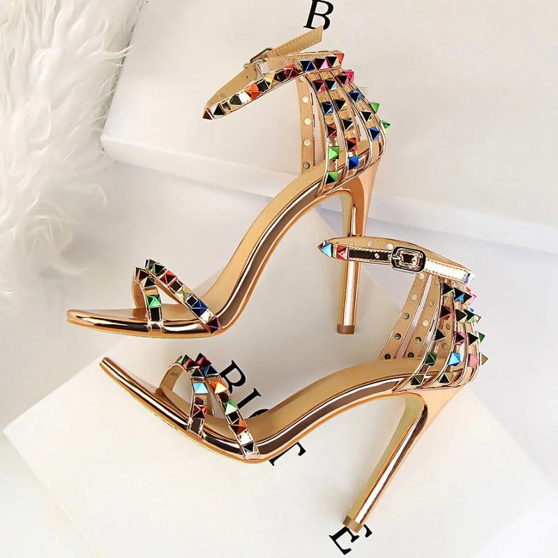 2022 Bunte Nieten Sandalen für Damen Sexy 11CM Absätze Bling Reflektierende Chaussure Talon Modische Sommerschuhe