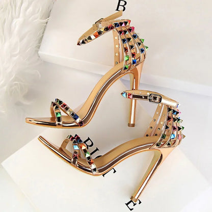 2022 Bunte Nieten Sandalen für Damen Sexy 11CM Absätze Bling Reflektierende Chaussure Talon Modische Sommerschuhe