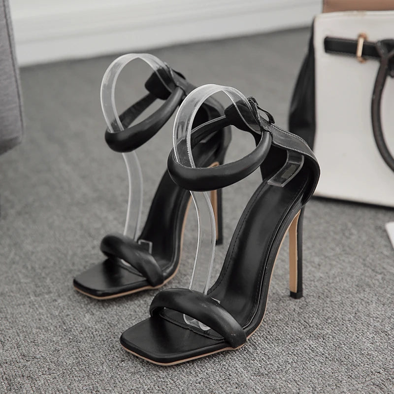 2025 Summer Collection Fur Upper Material Solid Chains Decorated Peep Toe Thin Heeled Outdoor Sandals Fashion Trend