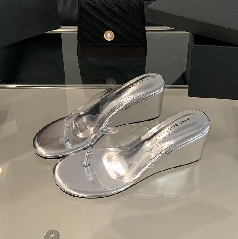 Chaussons transparents en PVC pour femmes 2025, sandales d'été à bout ouvert, talons compensés, chaussures à enfiler, tongs pour dames