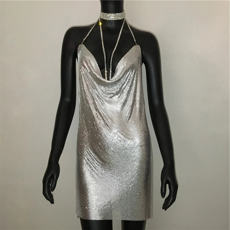 AKYZO Mini abito patchwork con paillettes dorate sexy Donna senza maniche Taglio basso Catene di metallo Halter Slim Abiti da festa da discoteca affascinanti