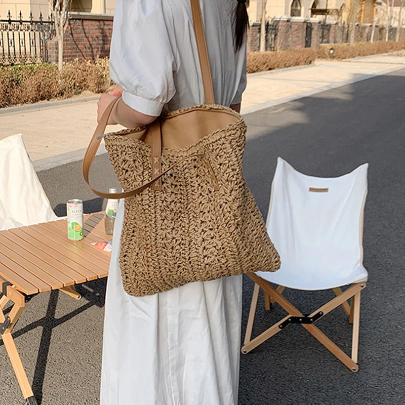 Borsa da spiaggia quadrata in paglia cava Borsa a tracolla intrecciata fatta a mano Borsa da viaggio per lo shopping in rafia in rattan Borsa casual per le vacanze estive bohémien