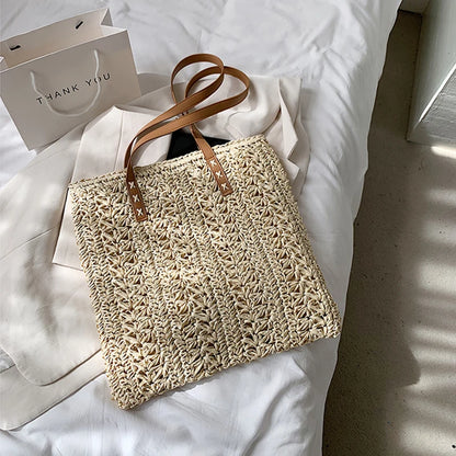 Borsa da spiaggia quadrata in paglia cava Borsa a tracolla intrecciata fatta a mano Borsa da viaggio per lo shopping in rafia in rattan Borsa casual per le vacanze estive bohémien