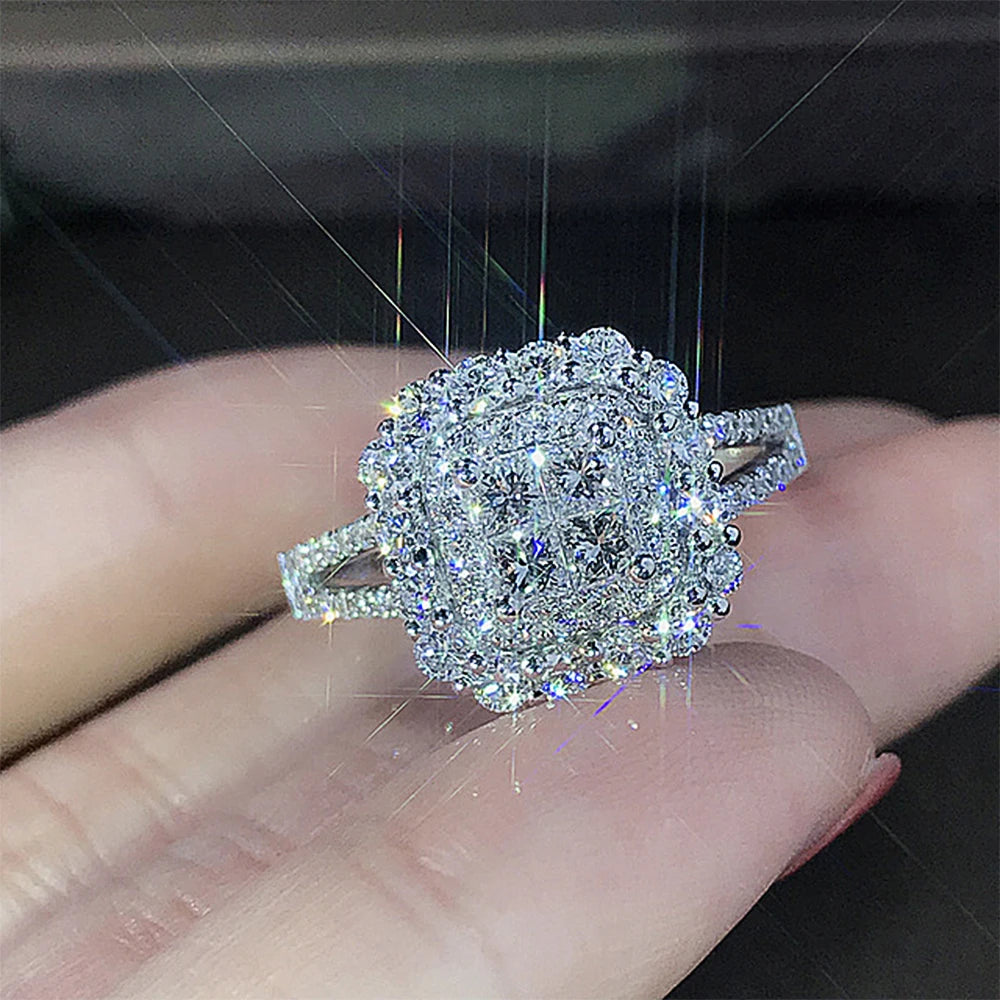 Huitan splendido anello da donna a forma quadrata completamente bling ghiacciato micro pavimenta cristallo zircone abbagliante anello da sposa anello di fidanzamento per matrimonio