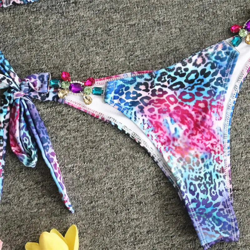 Bikini Leopardato con Strass 2026, Costume da Bagno Donna Scavato, Perizoma Femminile, Set Bikini con Diamanti, Halter