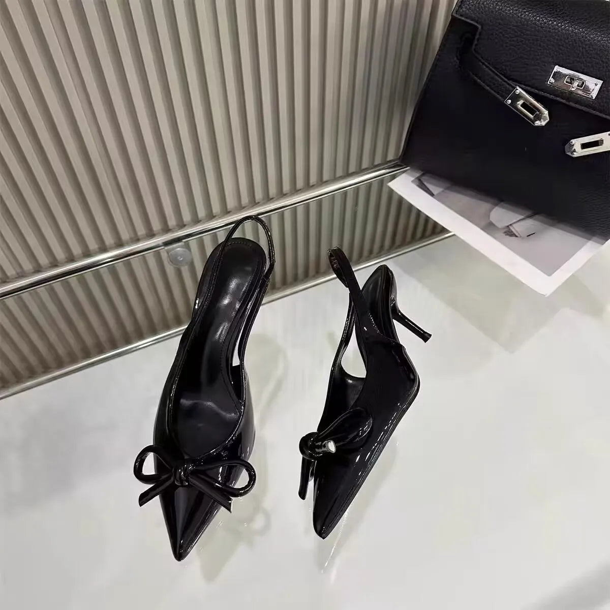 2525 Mid Heeled Summer Sandals Cross Strap Bow Versatile High-Heeled Shoes Exposed Toes High Quality Point Toe Design Winter