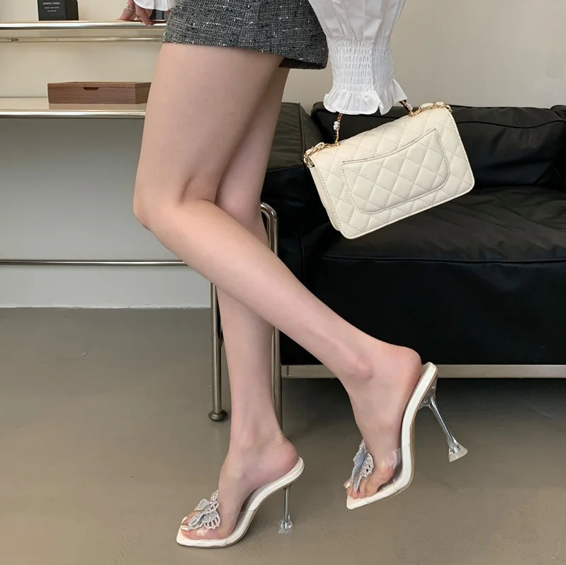 Pantoufles d'été à talons étranges pour femmes, strass papillon, bout carré, chaussures de soirée, sandales transparentes