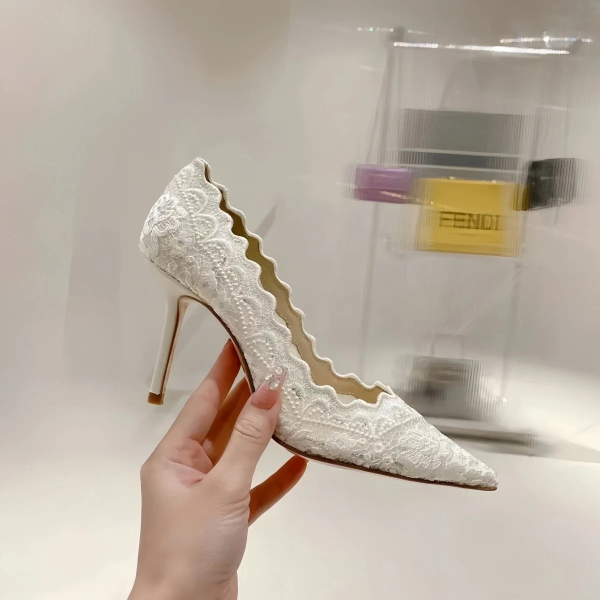 Bout pointu6CM/8CM/10CM Escarpins en dentelle pour femmes Sandales de mariage blanches Femme Talons hauts Sandales mode Talons hauts Chaussures femme