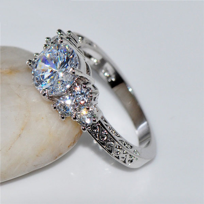 Anelli di fidanzamento color argento moda squisita per le donne Moda pietre zircone bianco Anello anniversario gioielli da sposa da sposa