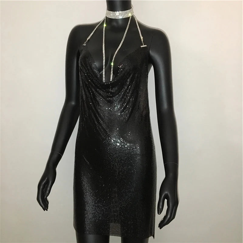 AKYZO Mini abito patchwork con paillettes dorate sexy Donna senza maniche Taglio basso Catene di metallo Halter Slim Abiti da festa da discoteca affascinanti