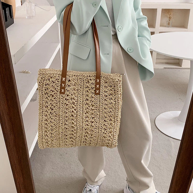 Borsa da spiaggia quadrata in paglia cava Borsa a tracolla intrecciata fatta a mano Borsa da viaggio per lo shopping in rafia in rattan Borsa casual per le vacanze estive bohémien