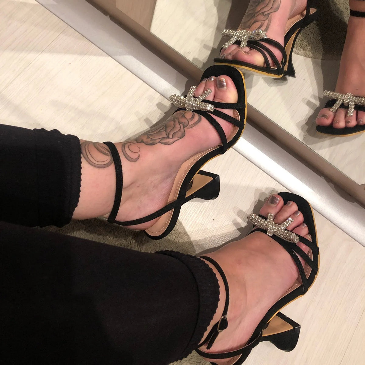 Femmes été talons fins strass sandales automne mode PU cuir semelle intérieure escarpins boucle orteil fermeture robe d'été sexy