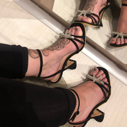 Femmes été talons fins strass sandales automne mode PU cuir semelle intérieure escarpins boucle orteil fermeture robe d'été sexy