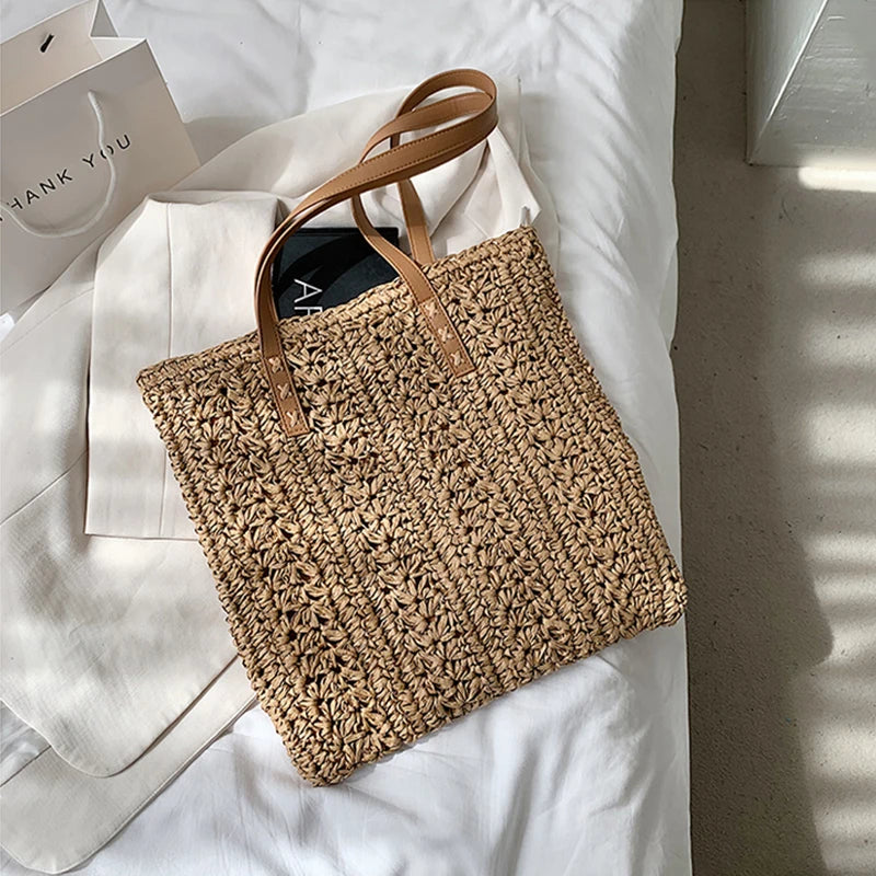 Borsa da spiaggia quadrata in paglia cava Borsa a tracolla intrecciata fatta a mano Borsa da viaggio per lo shopping in rafia in rattan Borsa casual per le vacanze estive bohémien