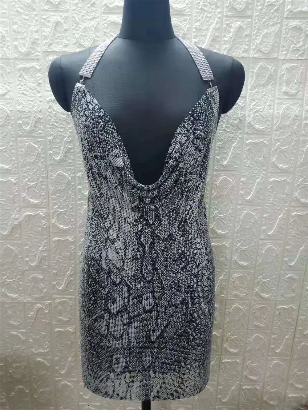 Nightclub Sexy Bikini Junges Mädchen Leopard Schlange Rückenfrei V-Ausschnitt Clubwear Paillettenkleid aus Kettengeflecht
