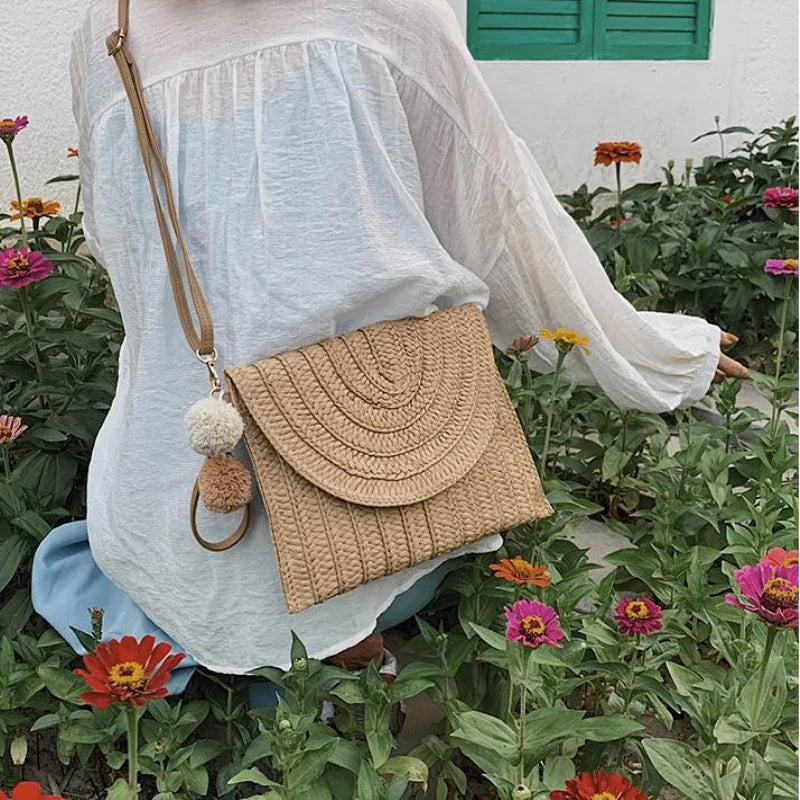 Pochette di paglia da spiaggia estiva borsa a tracolla con ciondolo a sfera carina per le donne borse a tracolla da viaggio borsa da donna borse Casual borsa di vimini