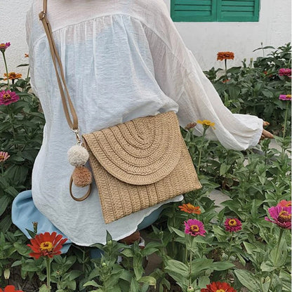 Pochette di paglia da spiaggia estiva borsa a tracolla con ciondolo a sfera carina per le donne borse a tracolla da viaggio borsa da donna borse Casual borsa di vimini