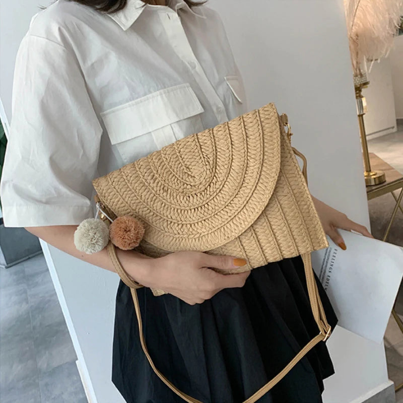 Pochette di paglia da spiaggia estiva borsa a tracolla con ciondolo a sfera carina per le donne borse a tracolla da viaggio borsa da donna borse Casual borsa di vimini
