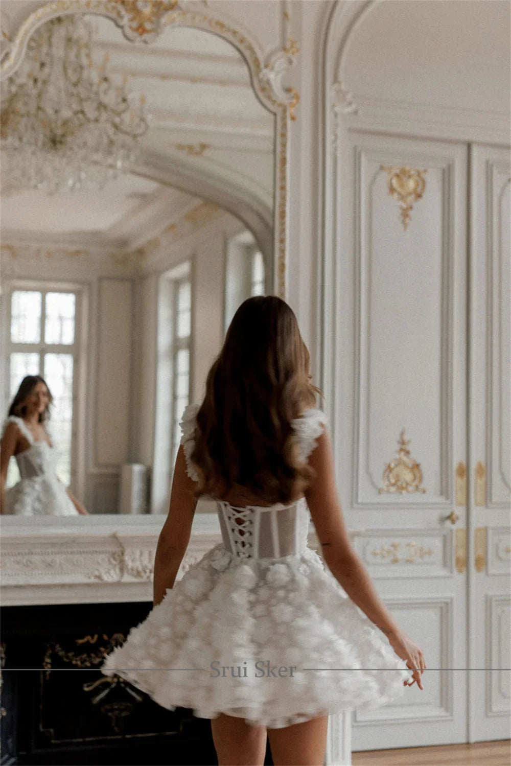 Mini abito da sposa corto splendido con spalline squisite in pizzo 3D personalizzato per uno stile unico e alla moda