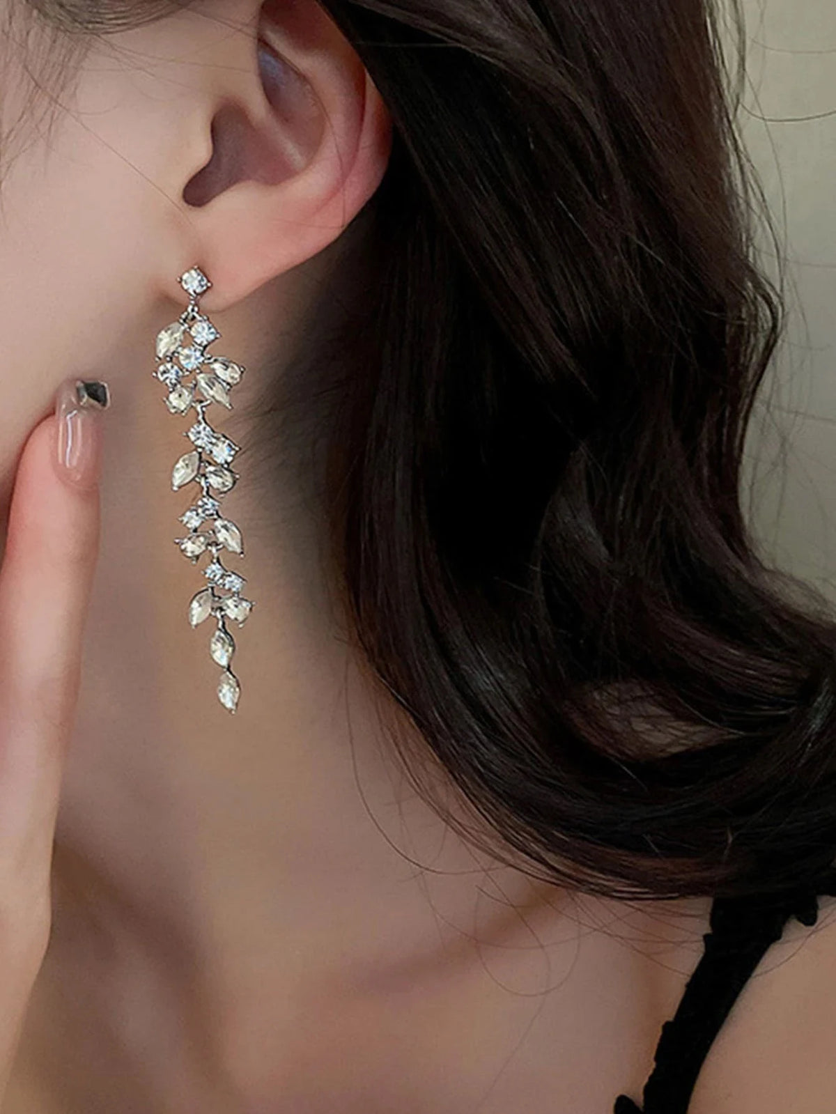 2 orecchini a forma di foglia di diamante con nappa lunga alla moda e di fascia alta per accessori per abiti da banchetto da donna