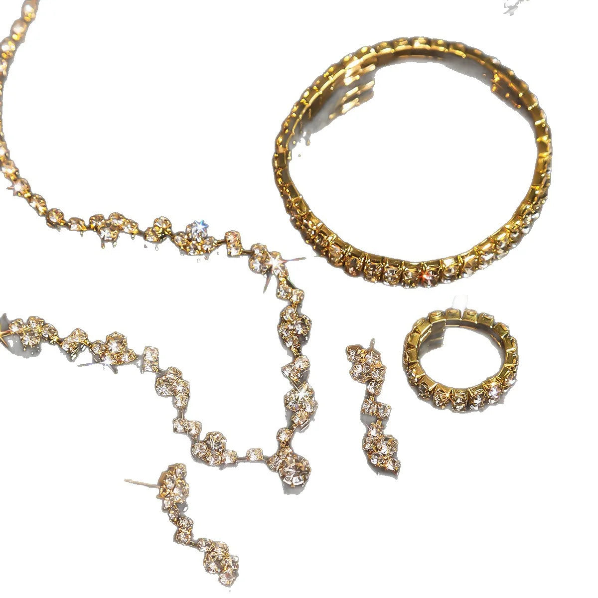 Ensemble de bijoux - Parure féminine haut de gamme de quatre pièces : Accessoires de bracelet, collier, boucles d'oreilles, chaîne de main, bague, accessoires vestimentaires