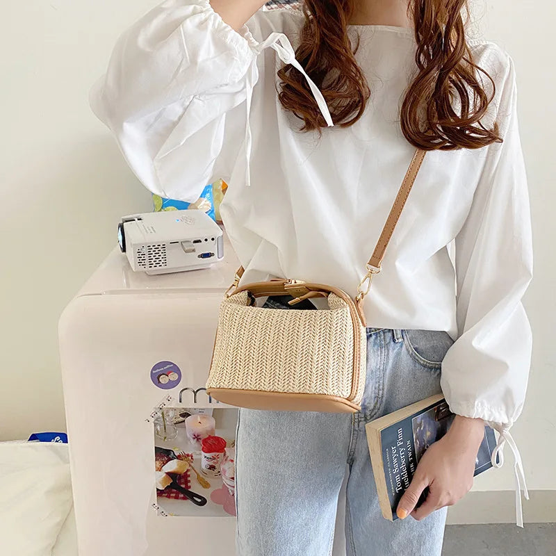 Yogodlns Borsa estiva piccola in paglia Borsa a tracolla alla moda Borsa a tracolla a secchiello intrecciata Borsa da spiaggia casual al mare Borsa con manico per ragazze