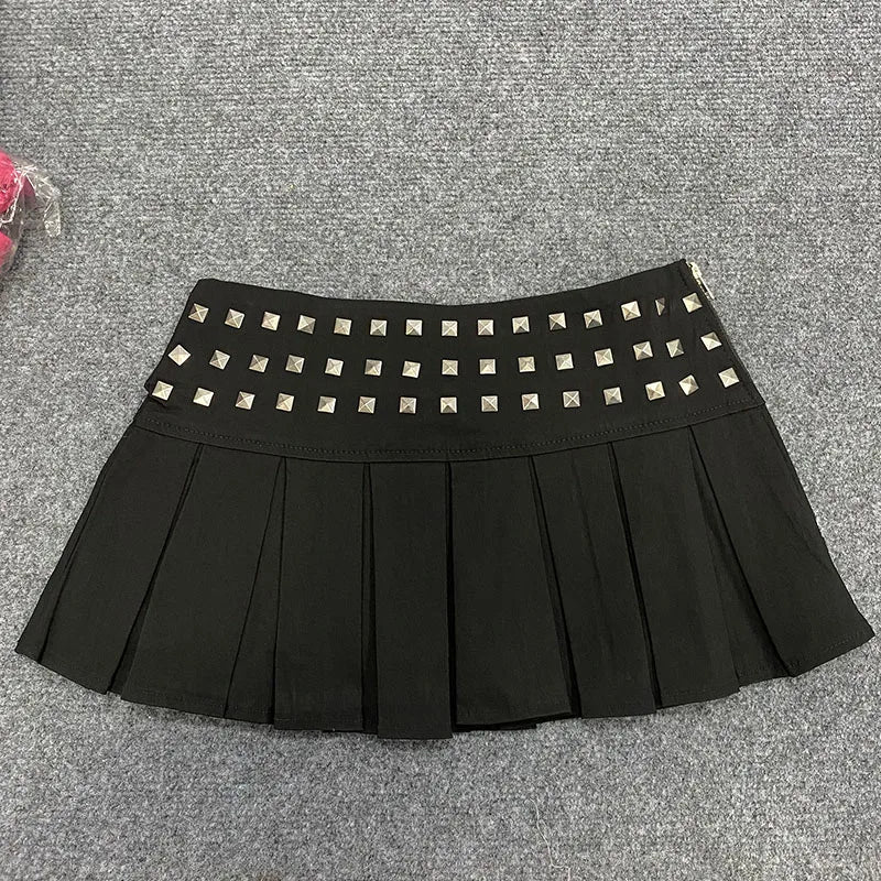 Harajuku Vintage Sexy Rivetto Gonne a pieghe Gonna Hottie Estate New Street Gothic Punk Colore puro E-girl Minigonna Abbigliamento donna