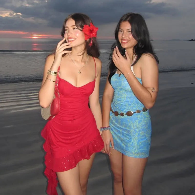 Mini abito sexy con volant glitterato da donna Abiti da spiaggia asimmetrici rossi senza schienale per feste 2025 Abiti aderenti aderenti aderenti primavera estate